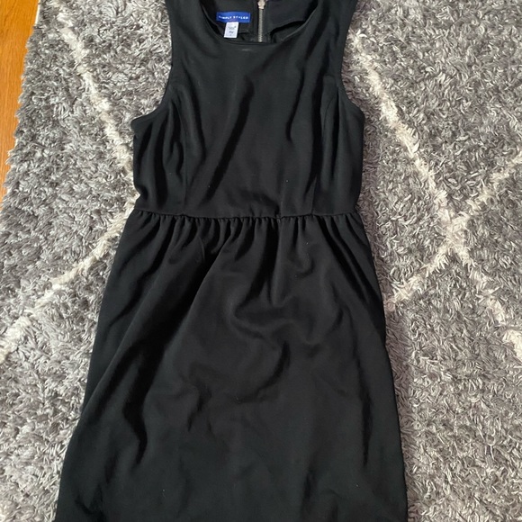 Black Dress - Picture 1 of 3